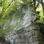 (Русский) О стене Мангупа.