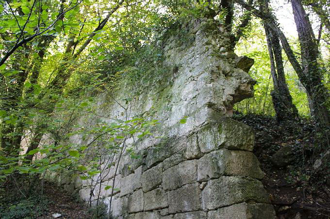 О стене Мангупа.