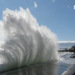 Почему Черное море бурливое.