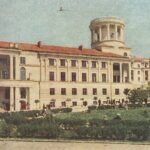 Площадь Революции, ныне Лазаревская.