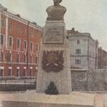 Памятник легендарному матросу Кошке.