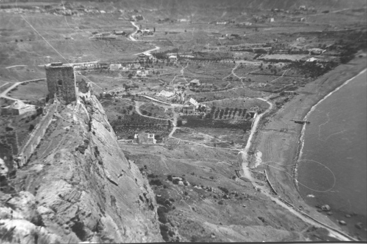 Вид на береговую линию с генуэзской крепости.