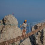 Ради любителей экстрима Крым обмотали веревками и "тарзанками".