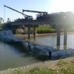 (Русский) Напором воды прорвало дамбу на Северо-Крымском канале