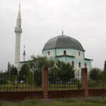 Подожженную в Саках мечеть откроют после ремонта