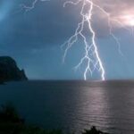 В Крыму сегодня +34 при грозах, море прогрелось до +26