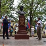 В Симферополе установили бюст Владимиру Высоцкому