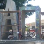 (Русский) Буквы на входе в Детский парк в Симферополе начали выкладывать мозаикой