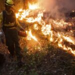 (Русский) Пожарные в Крыму получили право тушить лесные пожары огнем