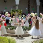 (Русский) В Ялте презентовали общероссийский праздник «Белого цветка»