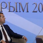 Медведев: в Крыму надо создавать автономную энергетику, завязанную на Россию