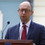 (Русский) Яценюк: у Украины мало шансов получить контроль над Крымом, пока Путин президент РФ