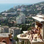 Власти Ялты объявили о росте числа незаконных строек и вырубки деревьев