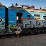 (Русский) На трех молодых людей в Крыму завели дело за граффити на электричках