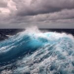 Штормовое предупреждение объявлено в Керченском проливе