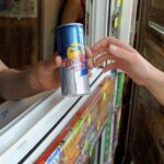 Премьер предложил запретить в Крыму слабоалкогольные энергетические напитки