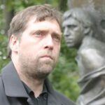 (Русский) Никита Высоцкий откроет в Крыму две выставки, посвященные жизни и творчеству его отца