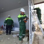 (Русский) Власти Симферополя «показательно» снесли незаконный продуктовый магазин