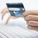 ЦБ: операции по банковским картам в Крыму возобновят в ближайшее время