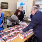 (Русский) Ялтинские библиотеки получили в подарок 100 книг от меценатов с Кубани