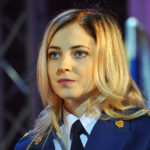 (Русский) Поклонская: Кого увижу во дворе с сигаретой – 20 подтягиваний