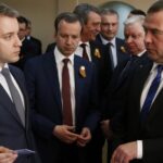 Медведев назвал передовой идею внедрения пластиковых карт вместо паспортов