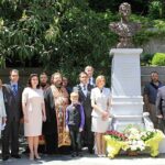 У Ливадийского дворца открыли памятник Николаю II