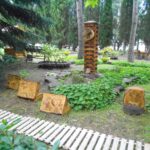 Туристический комплекс в Алуште открыл галерею рисунков на дереве