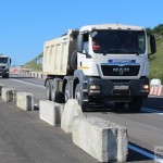 (Русский) «Смертельную» объездную проверили на прочность, пустив по ней тяжелую груженую колонну